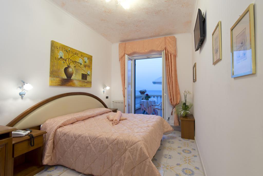 Hotel Giardino Delle Ninfe E La Fenice Ischia Ngoại thất bức ảnh